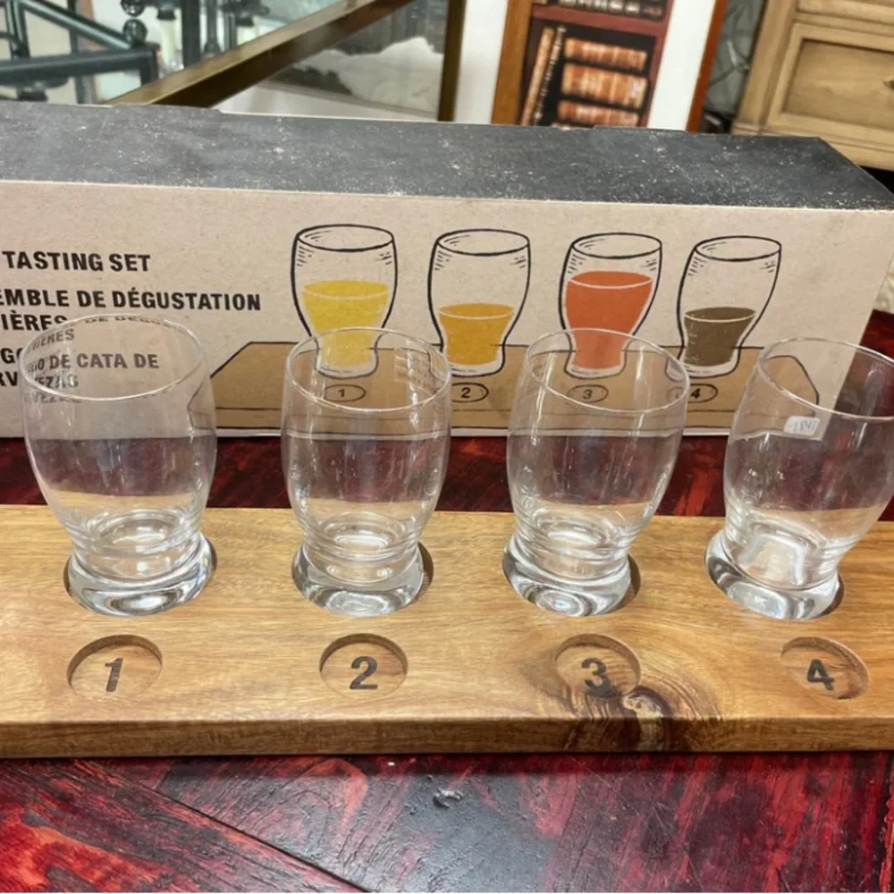 Crate & Barrel Beer Tasting Set NEW